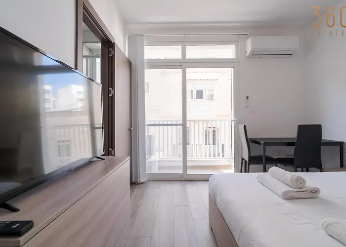 Comfortable Near The Seafront With Free Wifi And Air Conditioning *