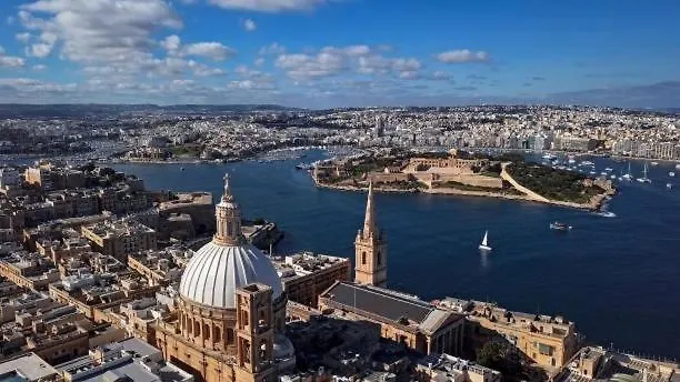 Comfortable Near The Seafront With Free Wifi And Air Conditioning