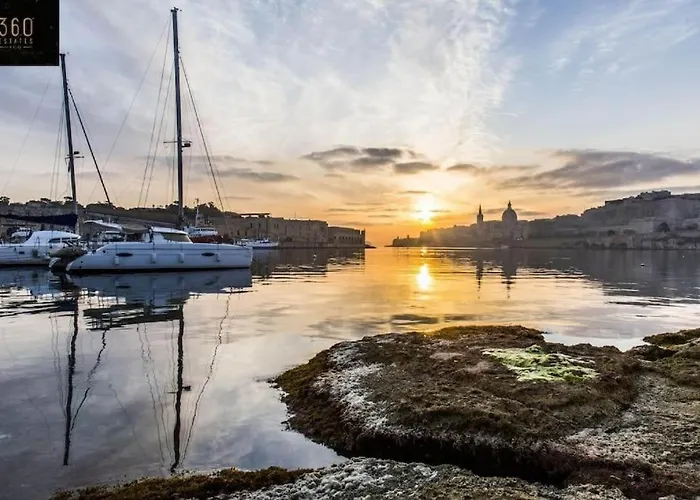 Comfortable Near The Seafront With Free Wifi And Air Conditioning *