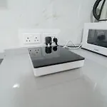 Comfortable Near The Seafront With Free Wifi And Air Conditioning شقة *