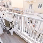 Comfortable Near The Seafront With Free Wifi And Air Conditioning شقة