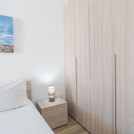 Comfortable Near The Seafront With Free Wifi And Air Conditioning Gzira