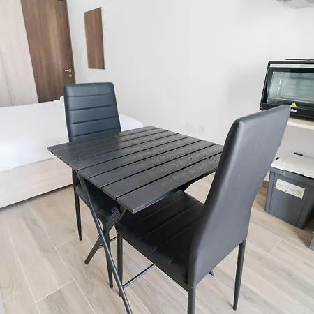 アパート Comfortable Near The Seafront With Free Wifi And Air Conditioning グジラ