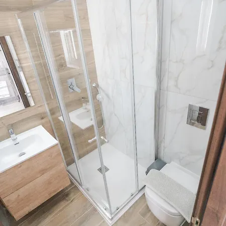 Comfortable Near The Seafront With Free Wifi And Air Conditioning Appartamento Gzira