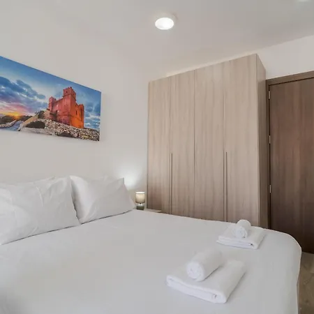 Comfortable Near The Seafront With Free Wifi And Air Conditioning Apartment