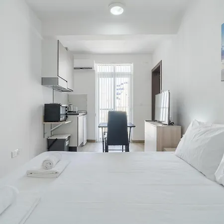 Apartment Comfortable Near The Seafront With Free Wifi And Air Conditioning *