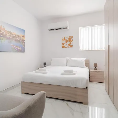 Comfortable Near The Seafront With Free Wifi And Air Conditioning Apartment *