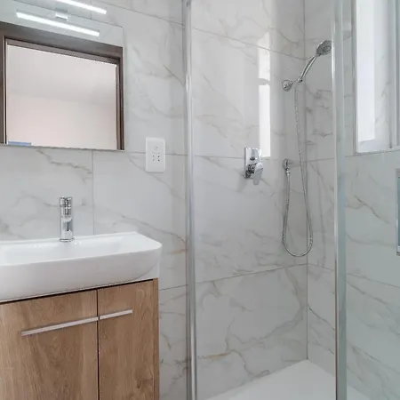 Comfortable Near The Seafront With Free Wifi And Air Conditioning Apartment Gzira