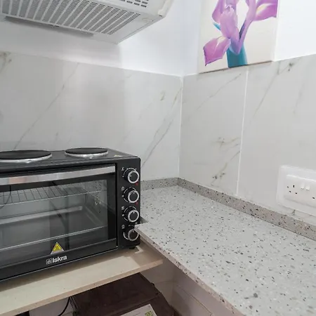 Comfortable Near The Seafront With Free Wifi And Air Conditioning