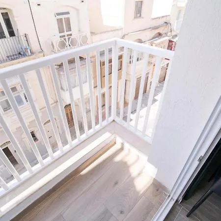 Apartment Comfortable Near The Seafront With Free Wifi And Air Conditioning *