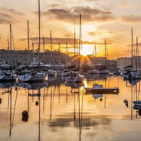 Apartment Comfortable Near The Seafront With Free Wifi And Air Conditioning *