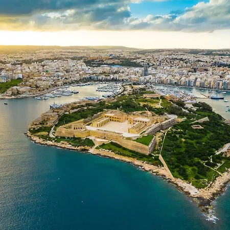 Comfortable Near The Seafront With Free Wifi And Air Conditioning *