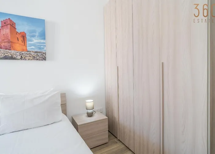 Comfortable Near The Seafront With Free Wifi And Air Conditioning Gzira