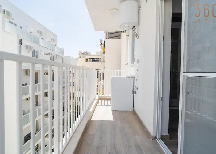 Comfortable Near The Seafront With Free Wifi And Air Conditioning