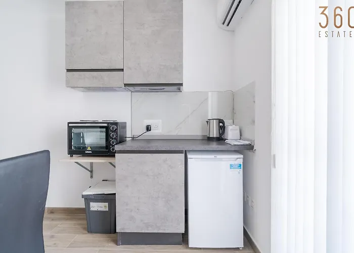 Comfortable Near The Seafront With Free Wifi And Air Conditioning 그지라