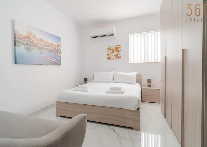Comfortable Near The Seafront With Free Wifi And Air Conditioning 아파트 *