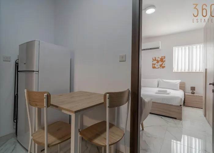 아파트 Comfortable Near The Seafront With Free Wifi And Air Conditioning 그지라
