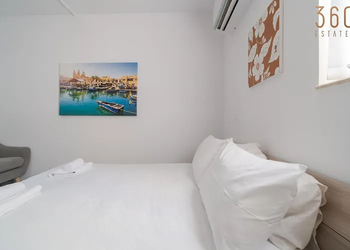 Comfortable Near The Seafront With Free Wifi And Air Conditioning 아파트 *