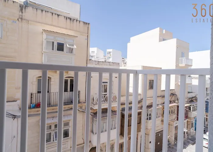 아파트 Comfortable Near The Seafront With Free Wifi And Air Conditioning *