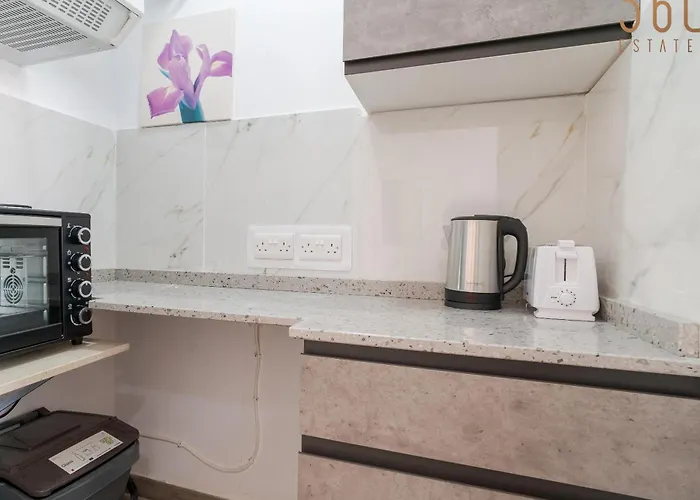 Comfortable Near The Seafront With Free Wifi And Air Conditioning 아파트